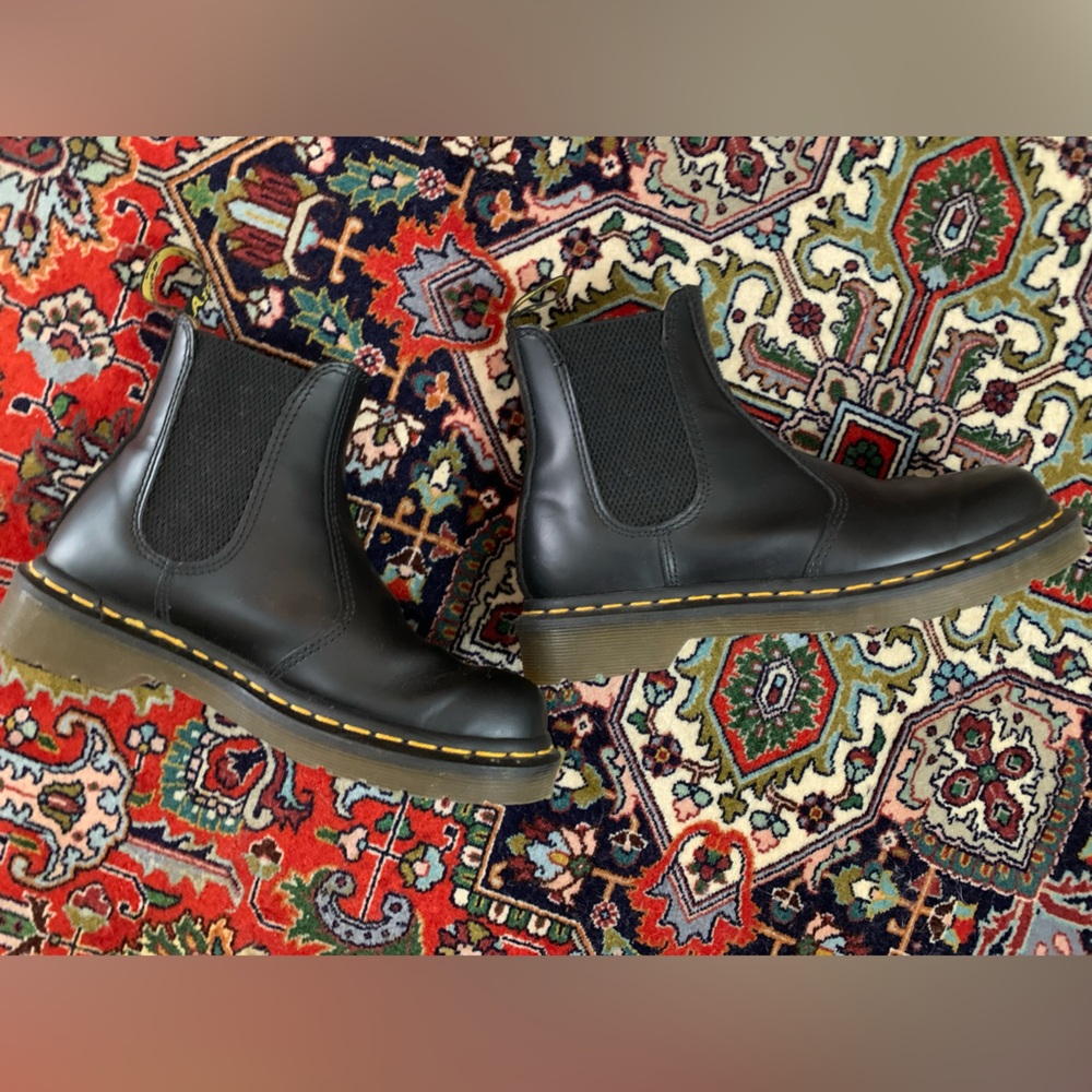 Dr. Martens Embury Pull on Boots / Bottes Chelsea – EU 36 / (W5 M4) Like New!